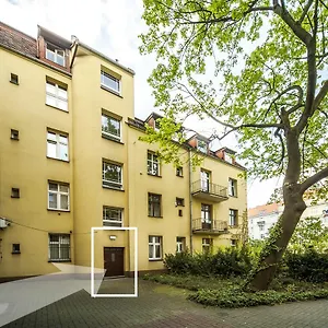 Very Berry - K Jadwigi 58 - Old Apartment, Self Check In 24h! Poznań